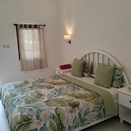 White Coconut Resort Gili Trawangan Exterior photo