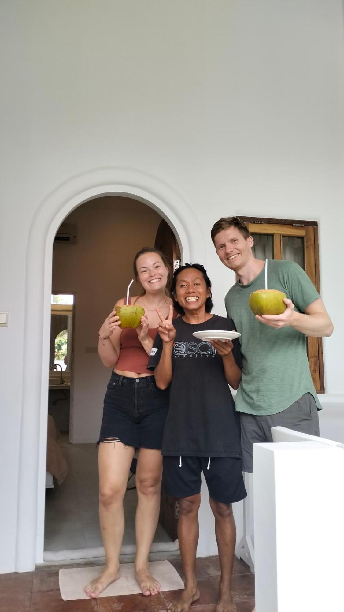 White Coconut Resort Gili Trawangan Exterior photo