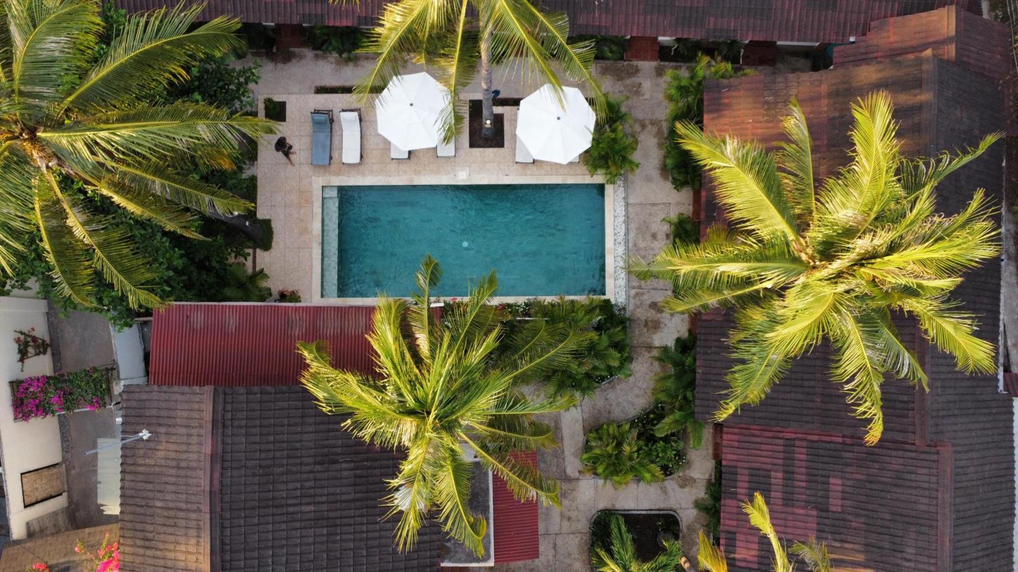 White Coconut Resort Gili Trawangan Exterior photo